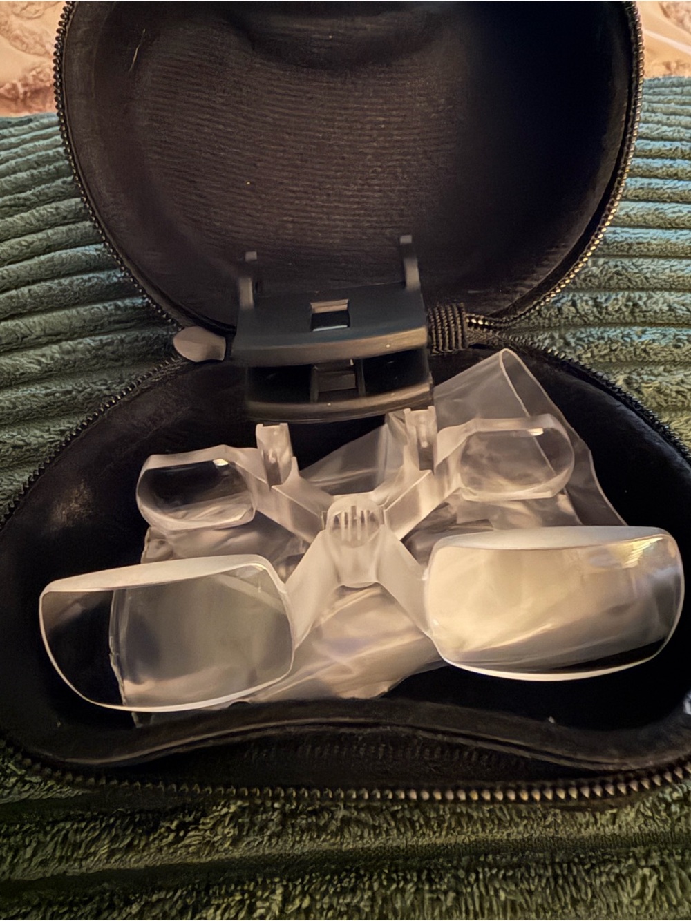 Eschenbach MaxDetail Clip-On Magnifying 
NEW